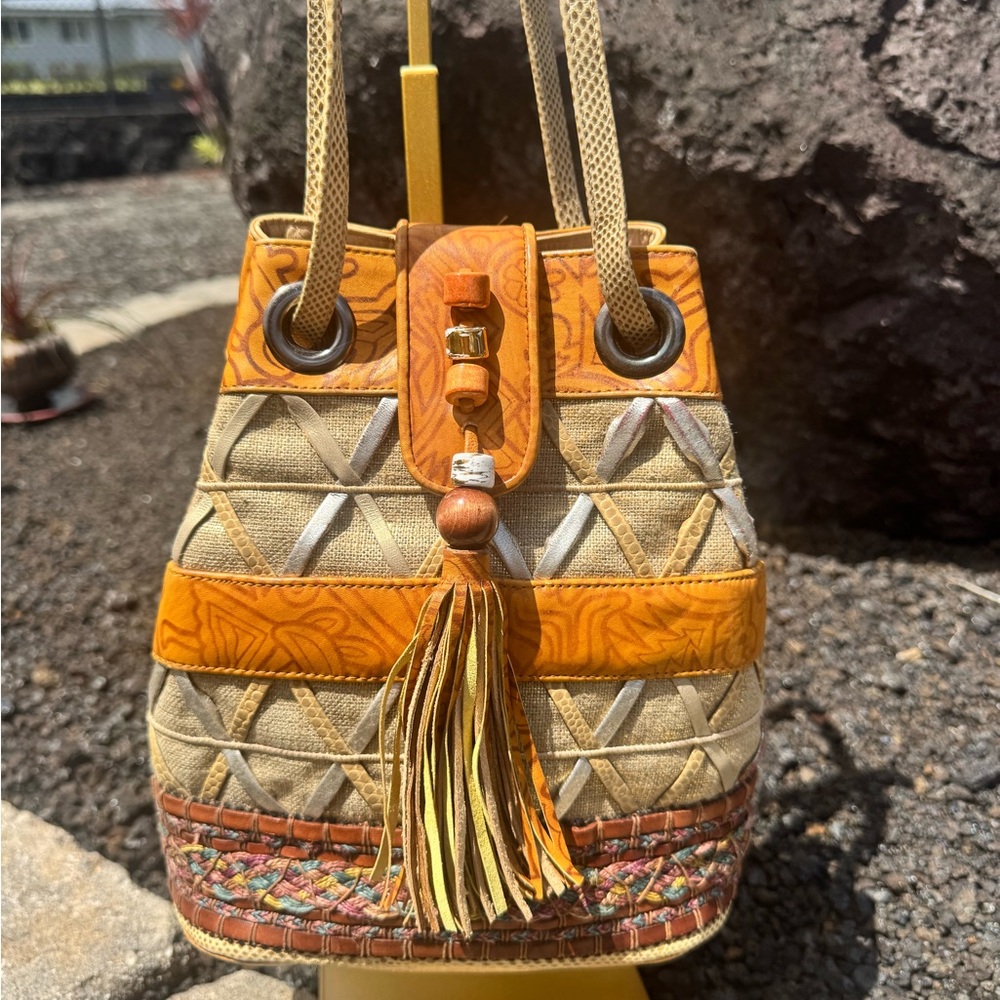 Vintage Sharif Patchwork Bucket Bag Tassel Shoulder Bag or Crossbody Made in USA - Picture 7 of 16